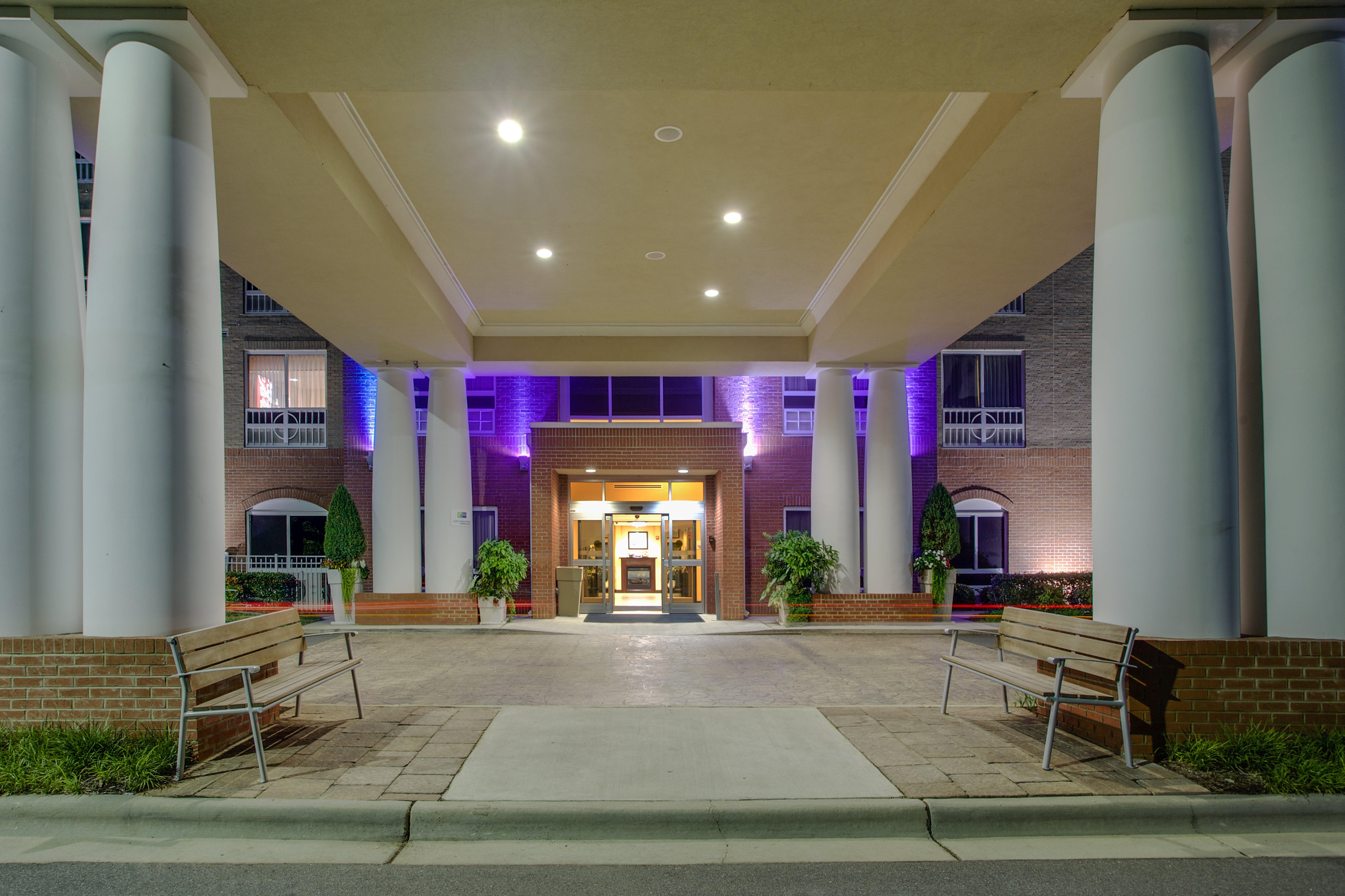 Hotel Express Southwest By Ihg Raleigh
