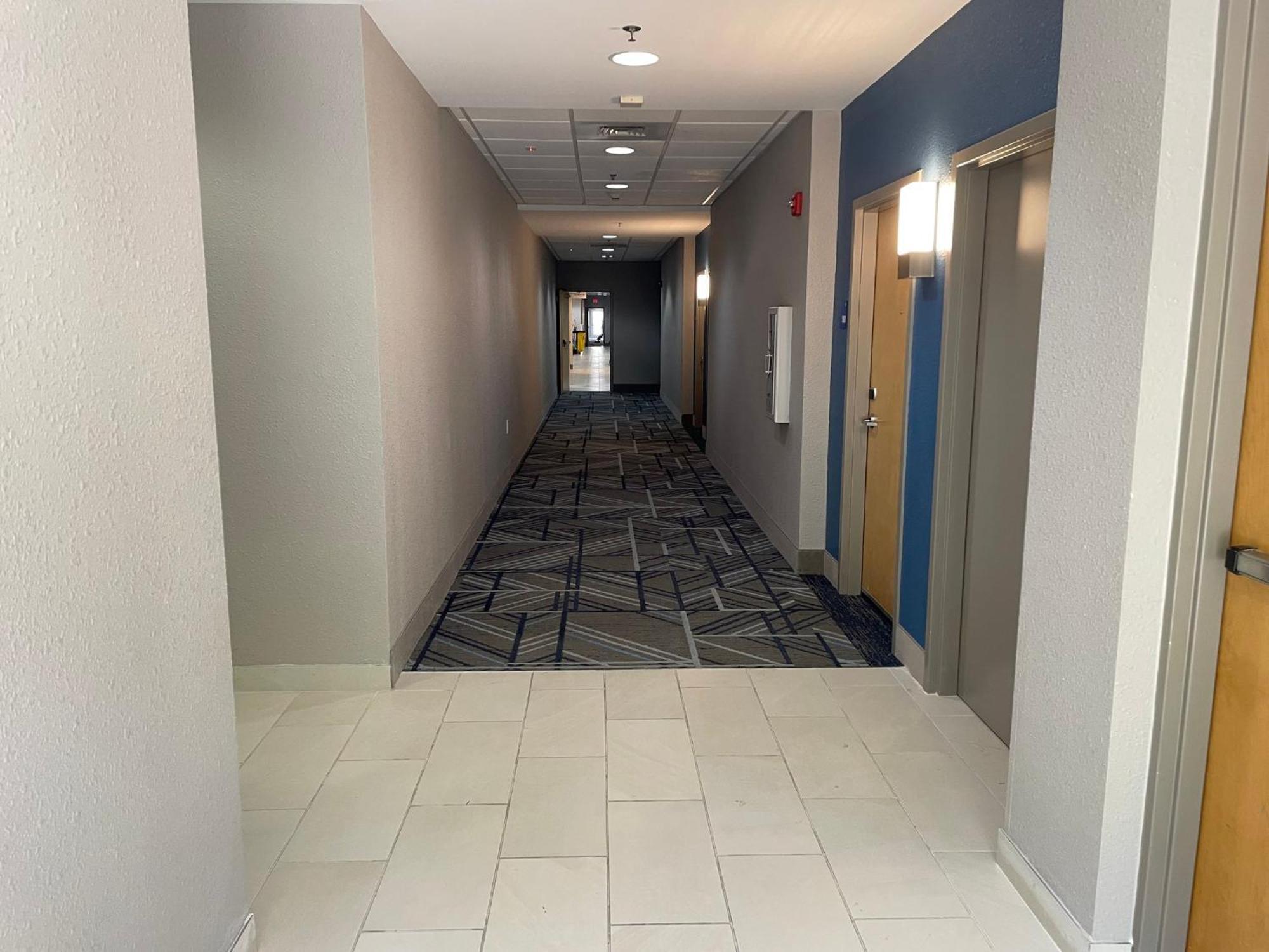 Hotel Express Southwest By Ihg 3*