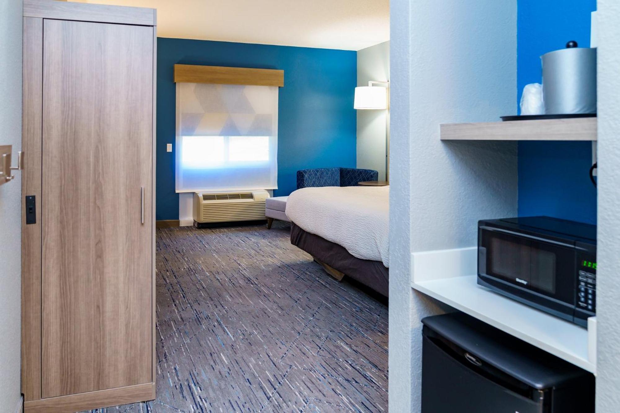 Hotel Express Southwest By Ihg 3*