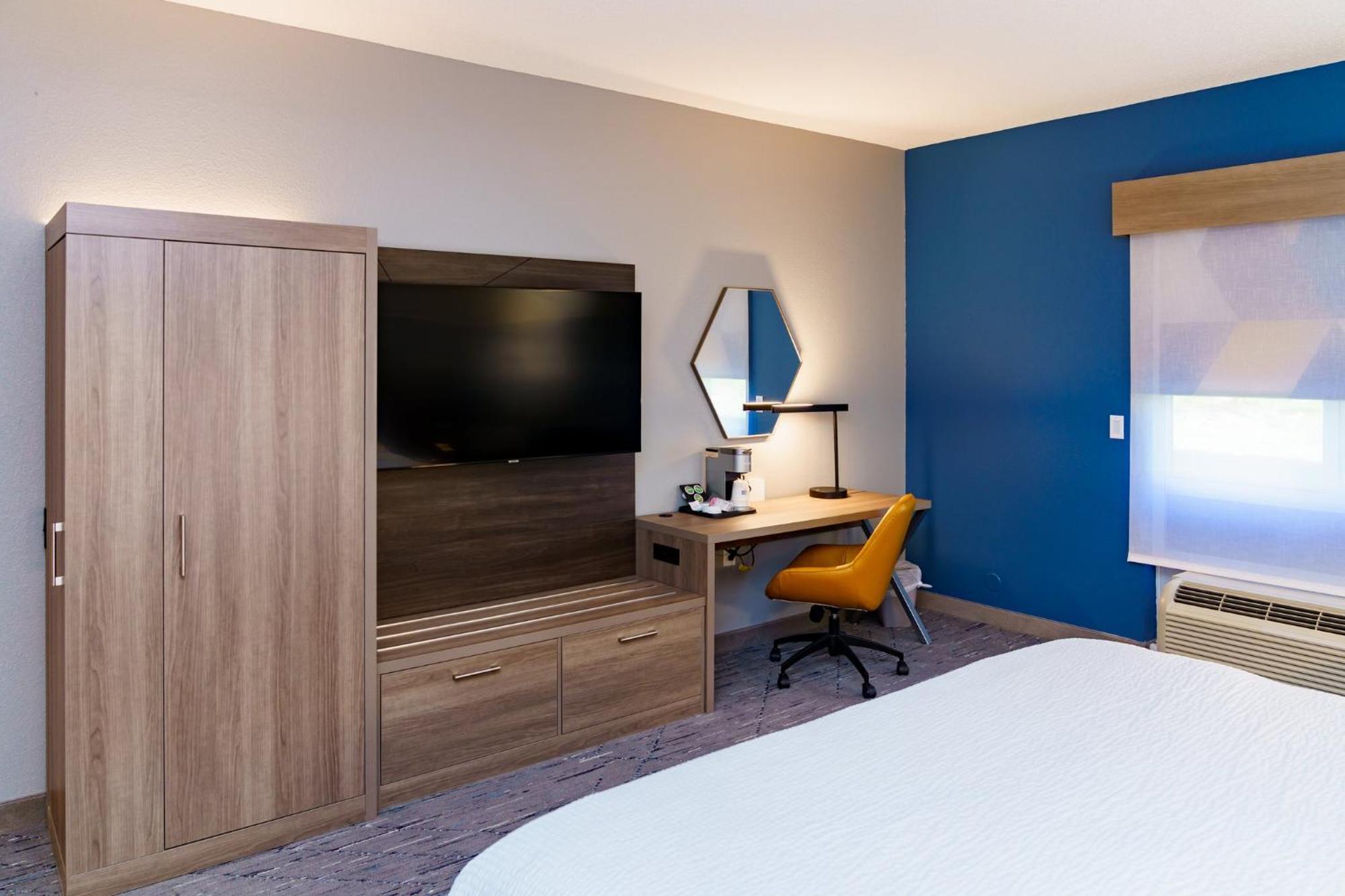 Hotel Express Southwest By Ihg 3*