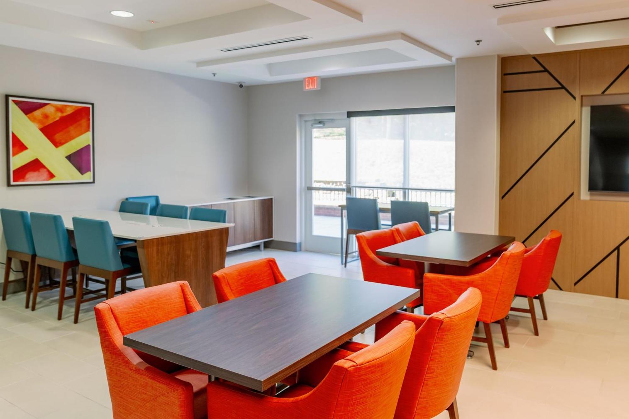Hotel Express Southwest By Ihg 3*