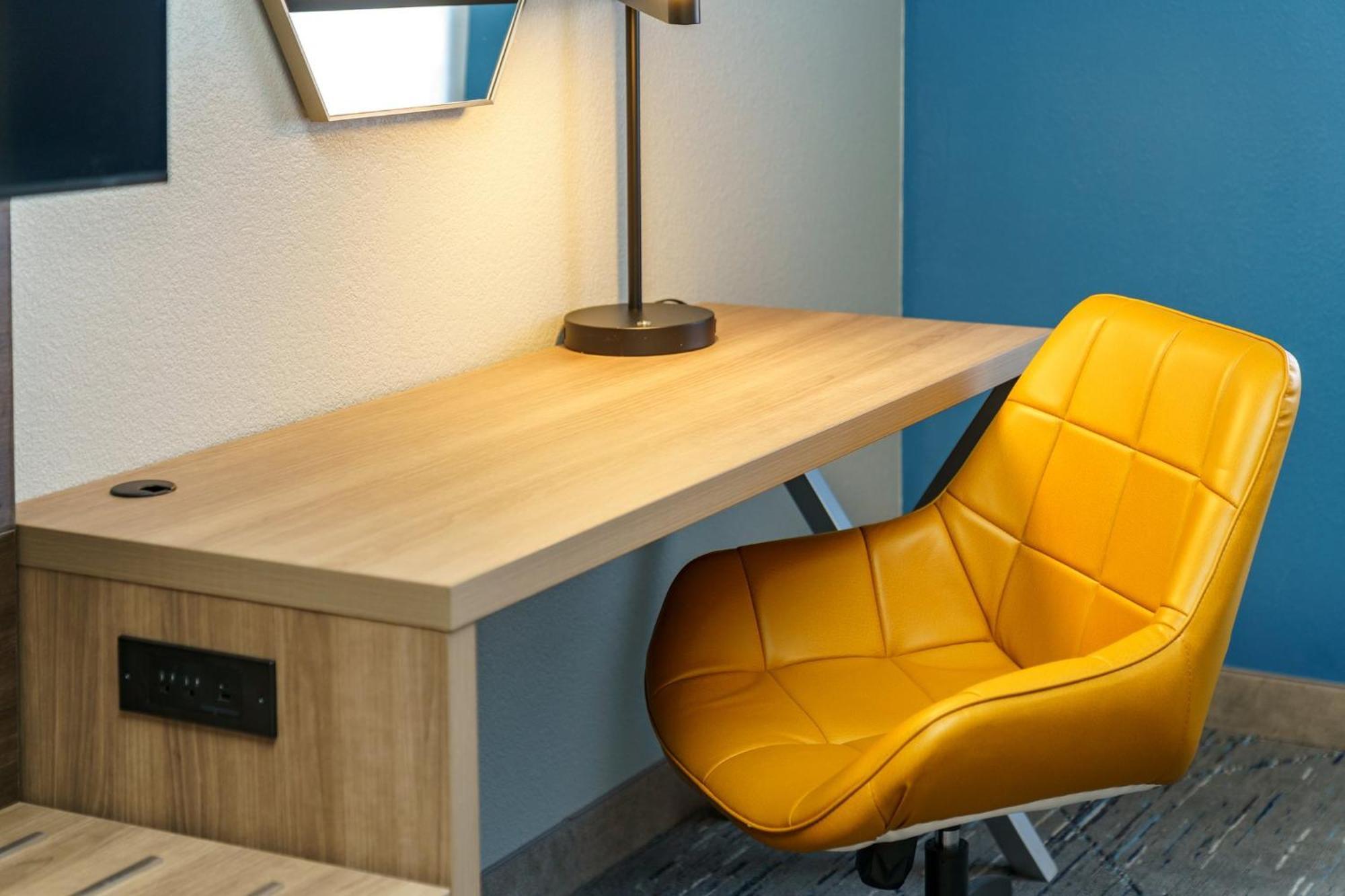 Express Southwest By Ihg Hotel Raleigh