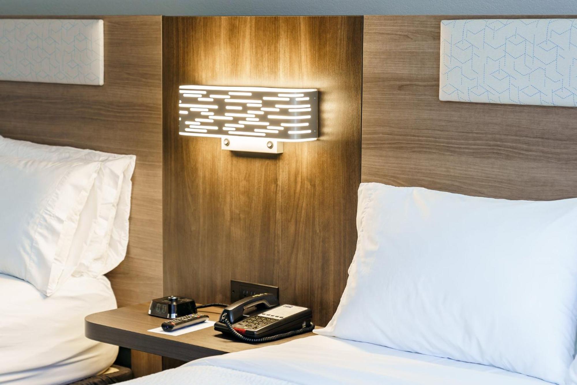 Express Southwest By Ihg Hotel 3*