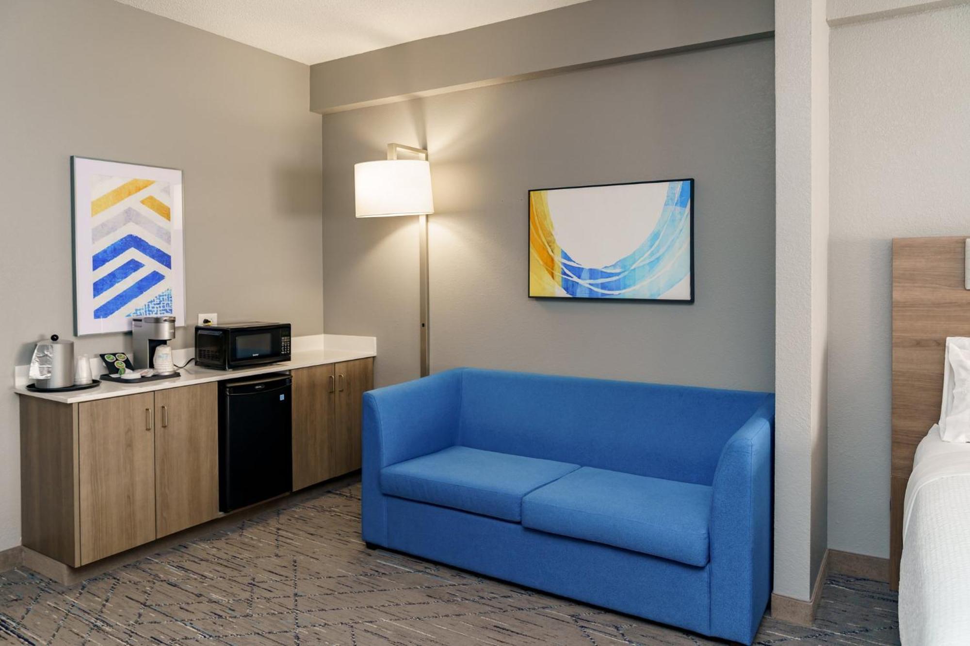 Express Southwest By Ihg Hotel Raleigh
