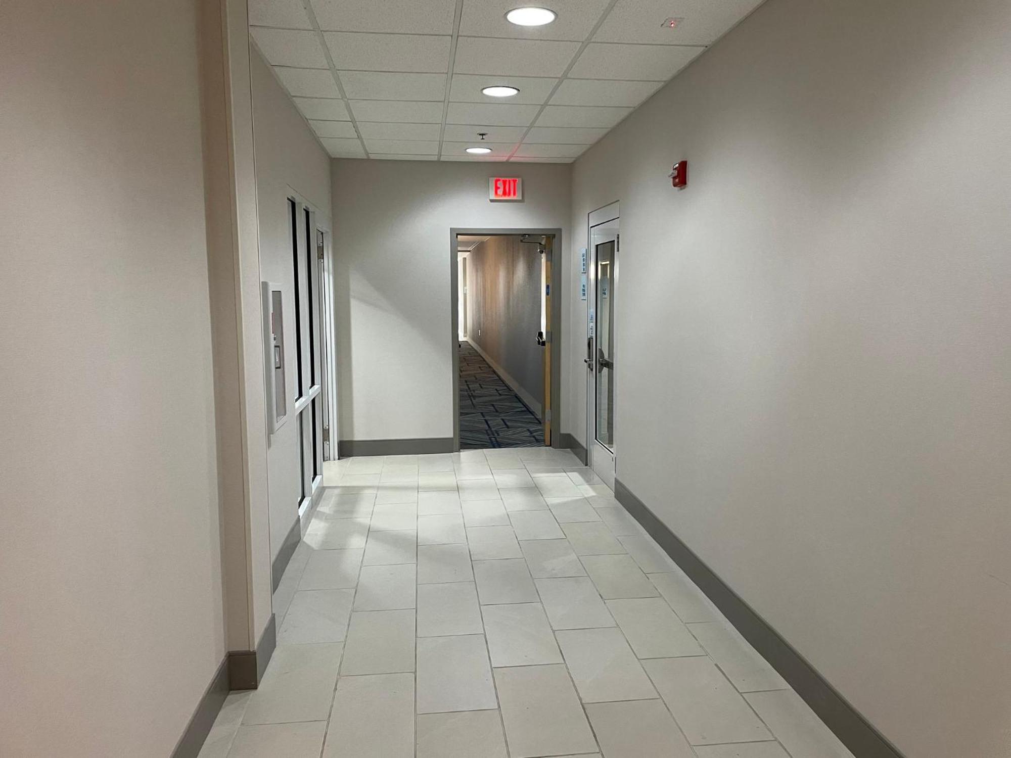 Hotel Express Southwest By Ihg 3*